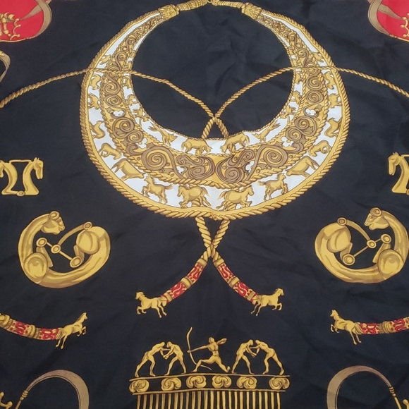 SunKgung Sa Silk scarf - Picture 4 of 6